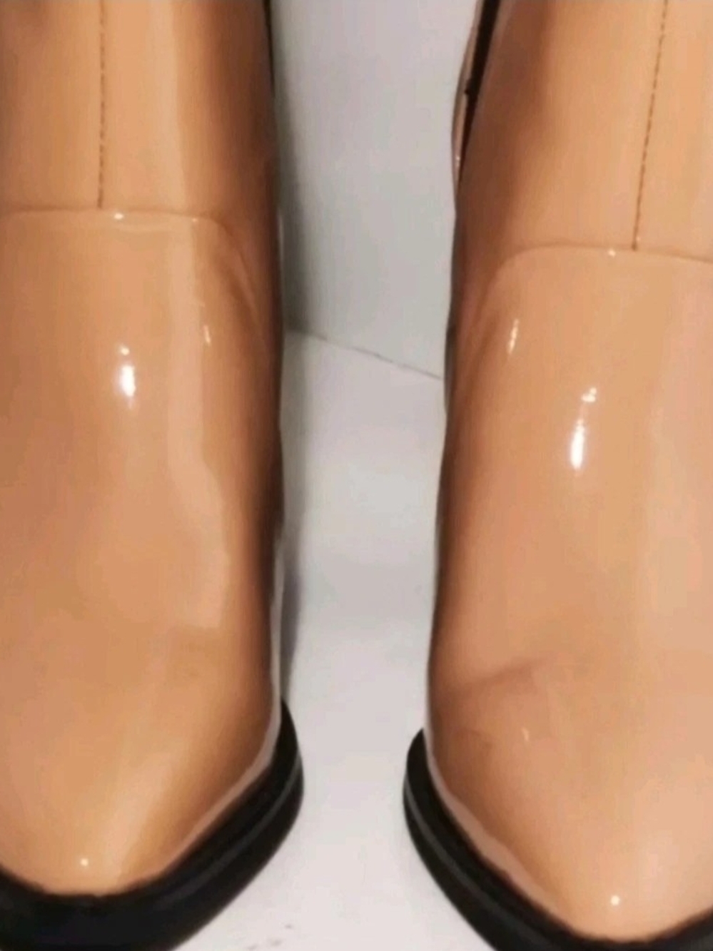 Solsana 'Lori' Womens Patent Leather 37/6US Beige Boots New
